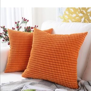 COPY - NWT SET OF 2 PILLOW COVERS NO PILLOW INSER…